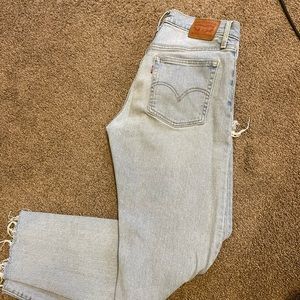 Distressed Levi’s, size 26